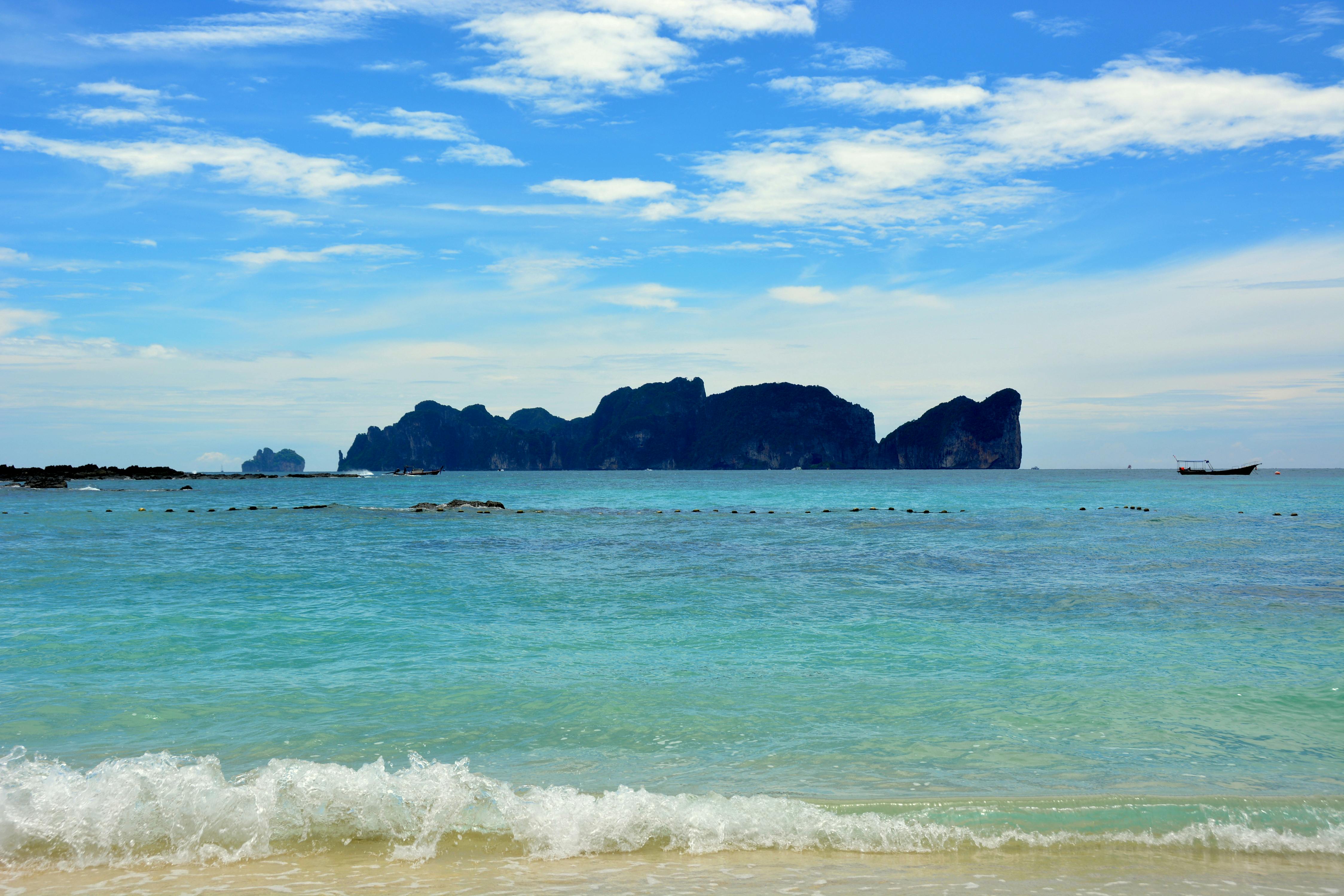 Budget Travel Thailand Phi Phi Islands